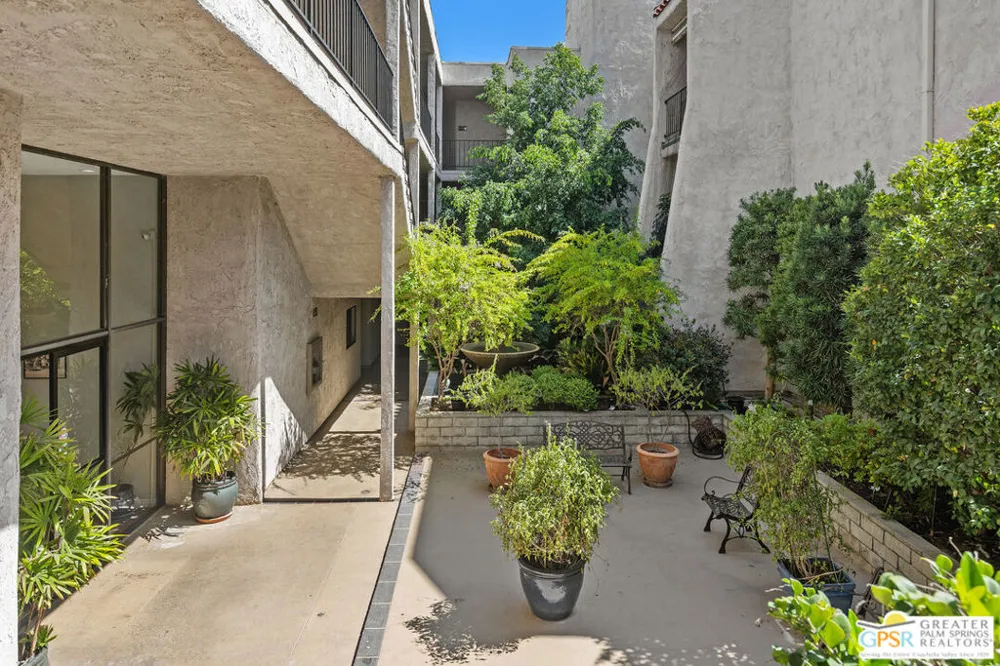 1401 Valley View Road #321 Glendale, CA 91202