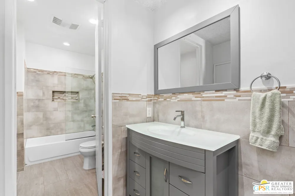 1401 Valley View Road #321 Glendale, CA 91202