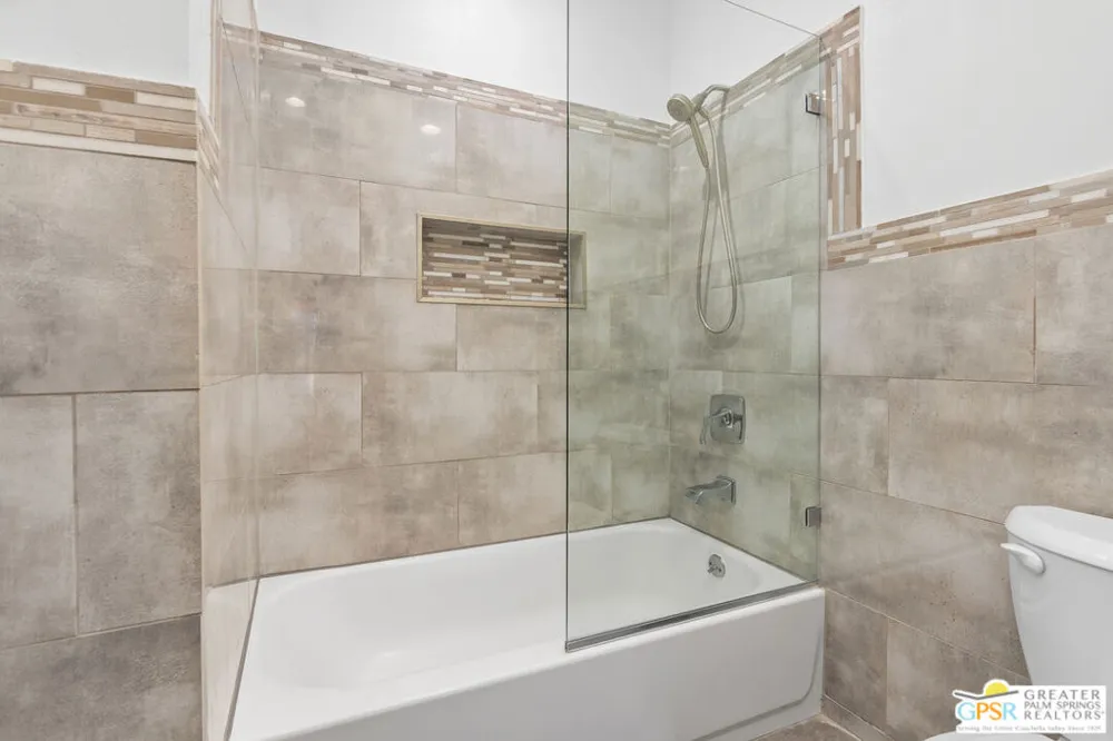 1401 Valley View Road #321 Glendale, CA 91202