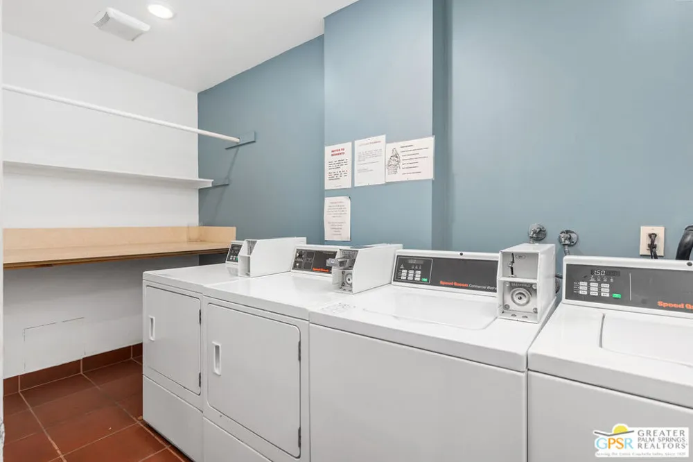 1401 Valley View Road #321 Glendale, CA 91202