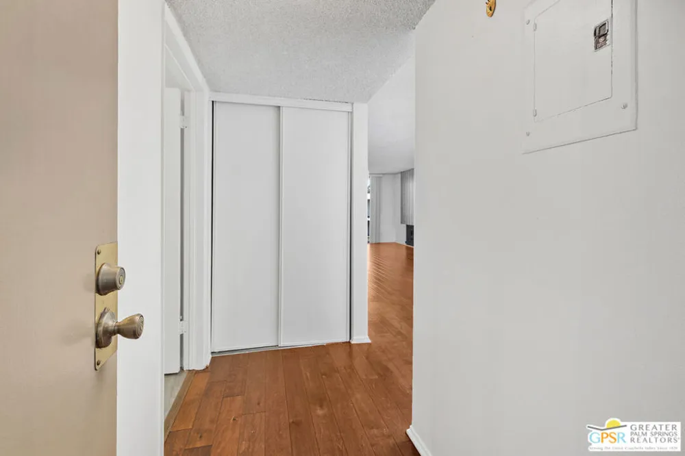 1401 Valley View Road #321 Glendale, CA 91202