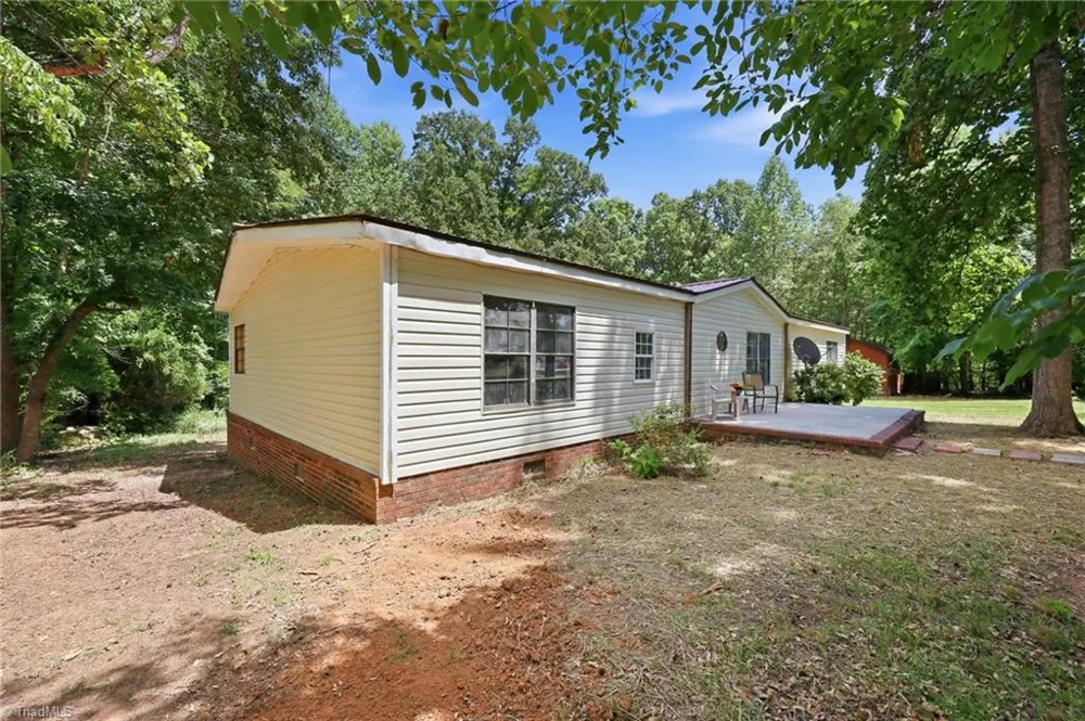 5824 Chestnut Lane Snow Camp, NC 27349