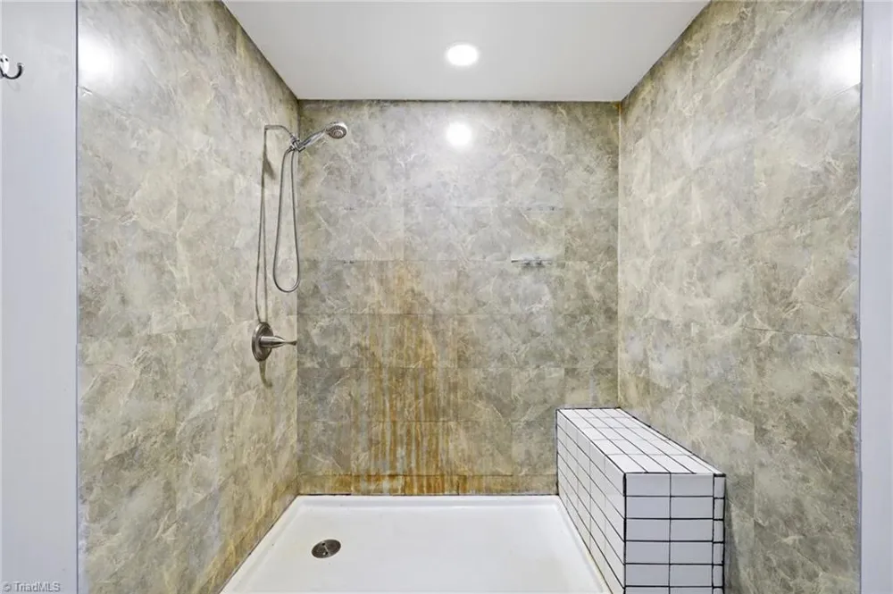 5824 Chestnut Lane Snow Camp, NC 27349
