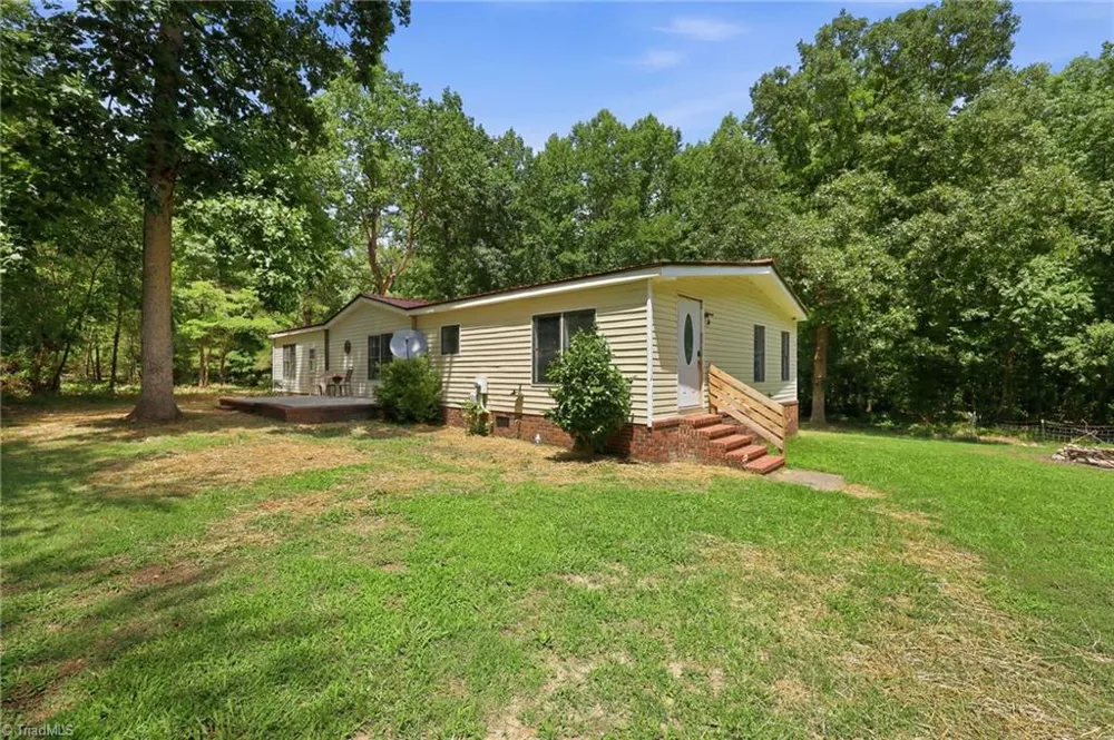 5824 Chestnut Lane Snow Camp, NC 27349