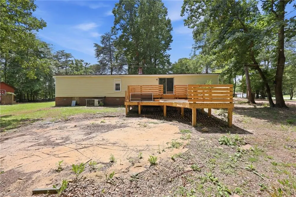 5824 Chestnut Lane Snow Camp, NC 27349