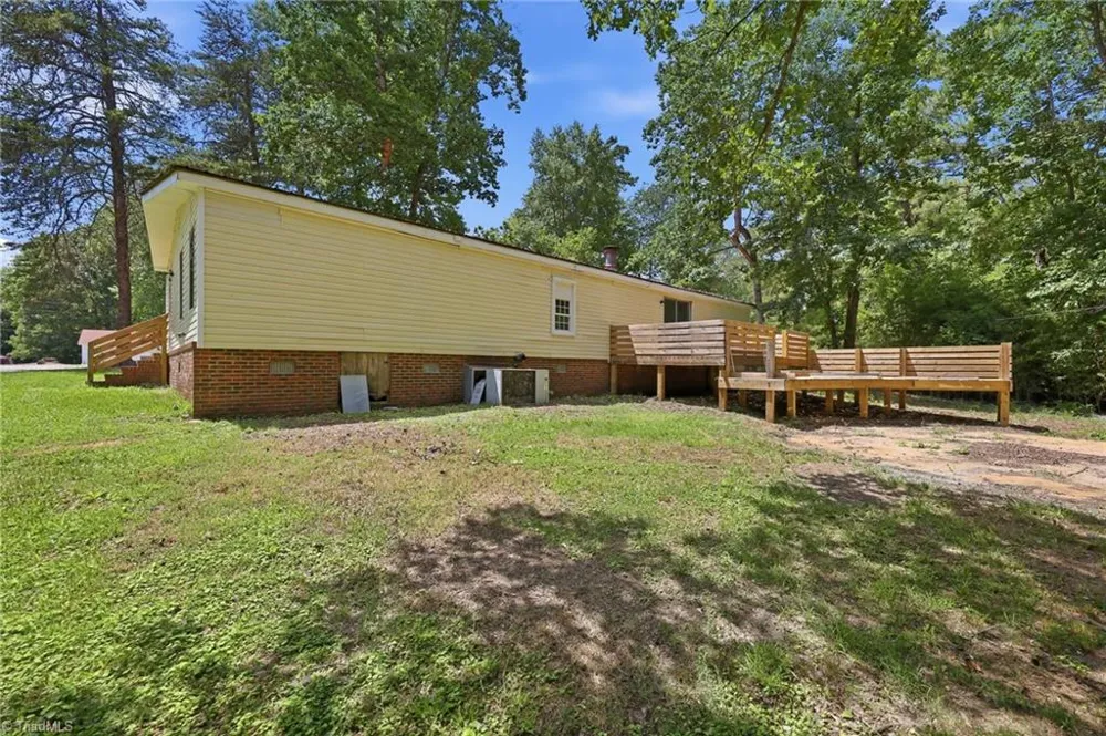 5824 Chestnut Lane Snow Camp, NC 27349
