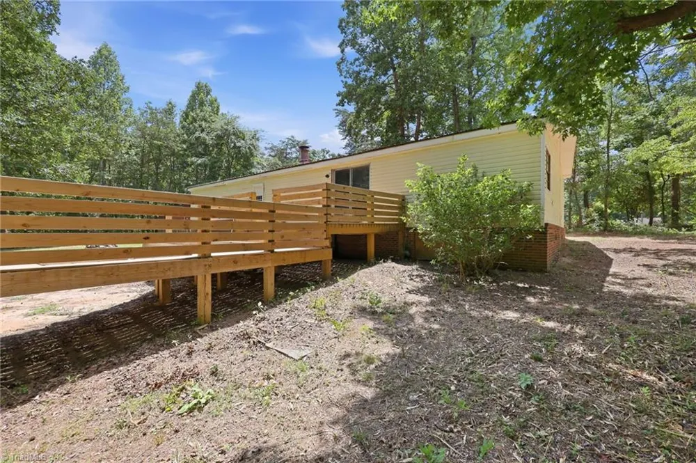 5824 Chestnut Lane Snow Camp, NC 27349