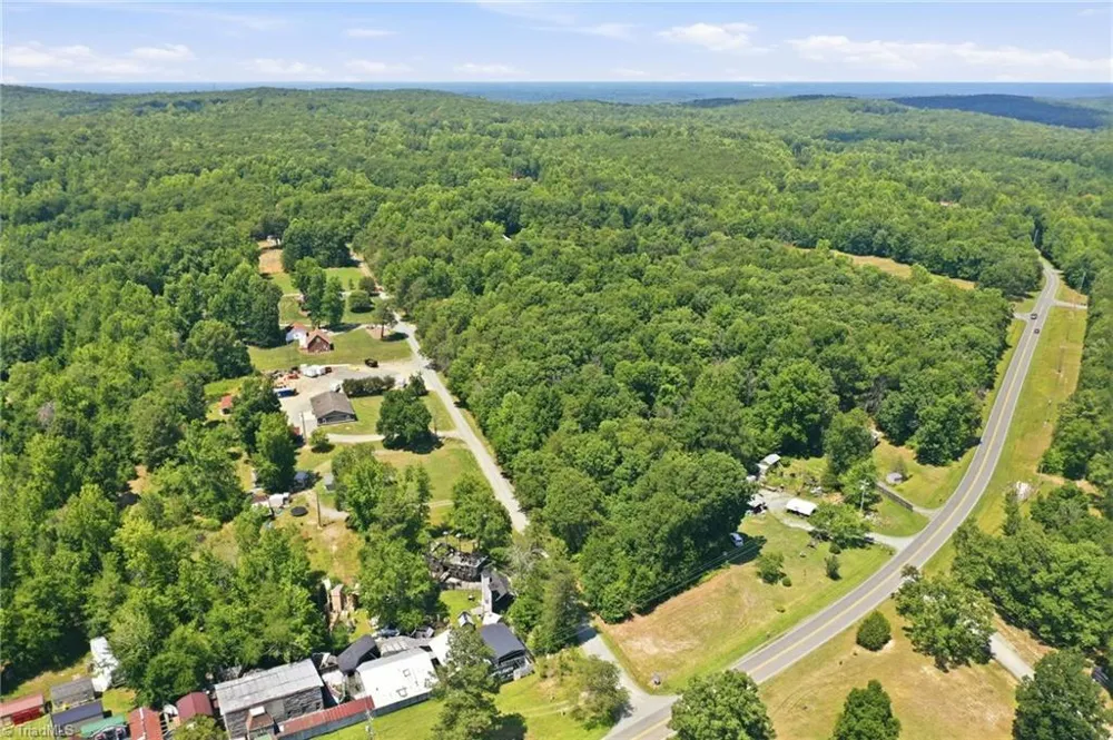 5824 Chestnut Lane Snow Camp, NC 27349
