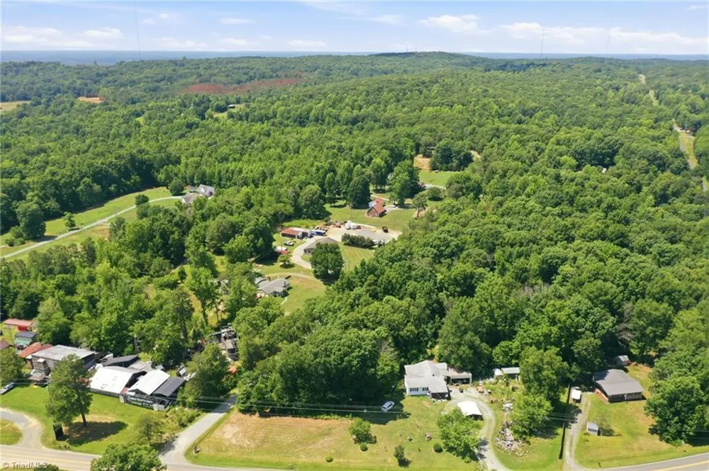 5824 Chestnut Lane Snow Camp, NC 27349