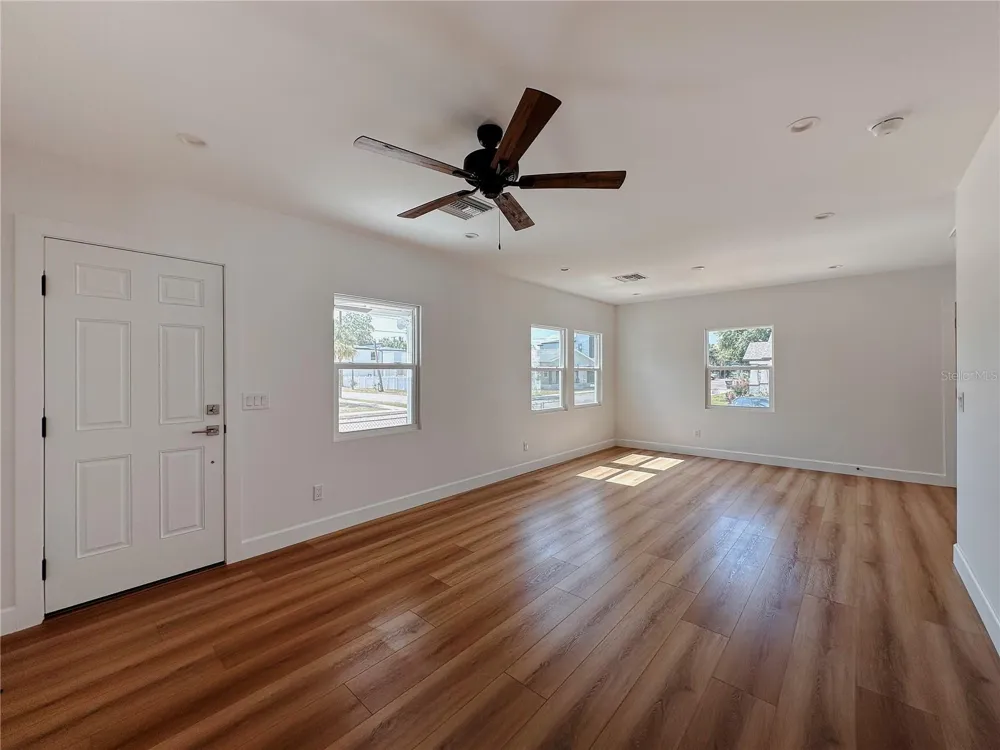 2916 21ST STREET Tampa, FL 33605