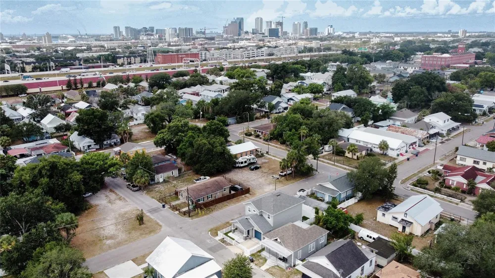 2916 21ST STREET Tampa, FL 33605