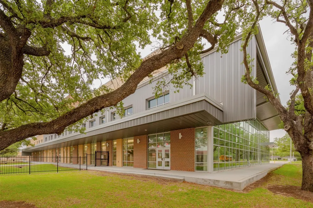 1 Ryan Drive Alvin, TX 77511