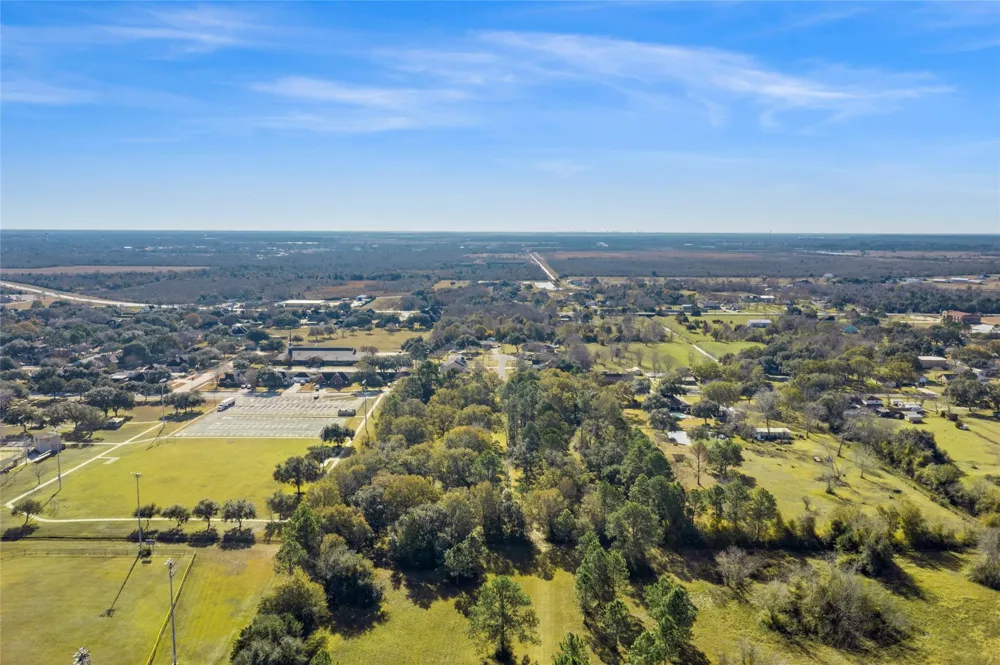 1 Ryan Drive Alvin, TX 77511