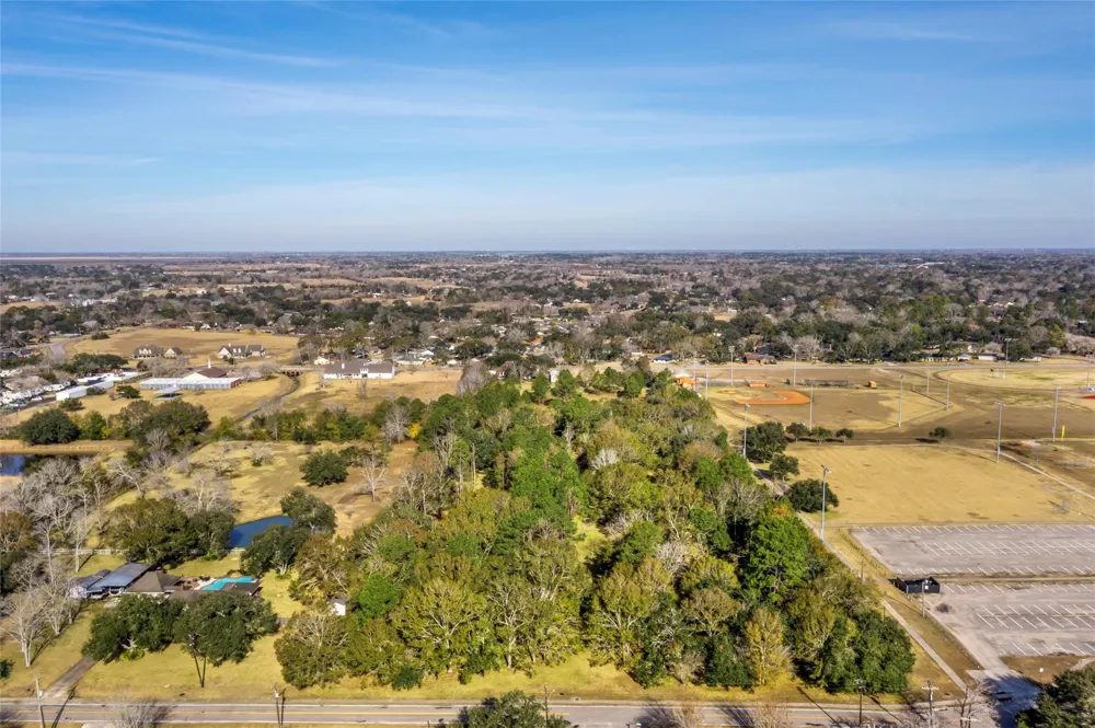 3 Ryan Drive Alvin, TX 77511