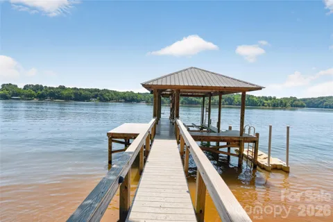 3225 Lake Pointe Drive