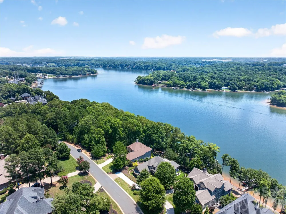 3225 Lake Pointe Drive Belmont, NC 28012