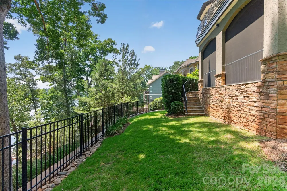 3225 Lake Pointe Drive Belmont, NC 28012