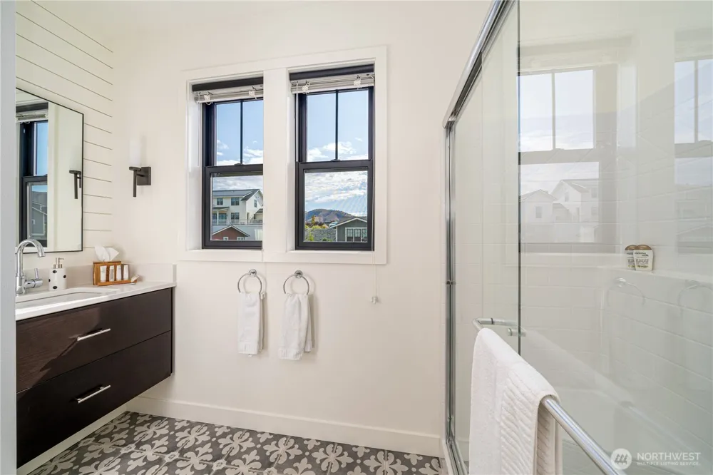 252 Porcupine Lane Chelan, WA 98816