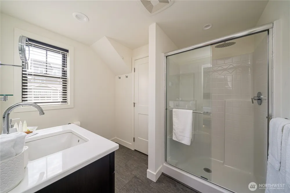 252 Porcupine Lane Chelan, WA 98816