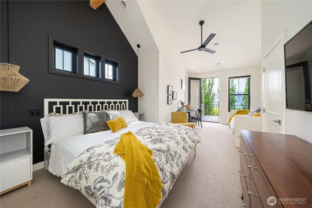 252 Porcupine Lane Chelan, WA 98816