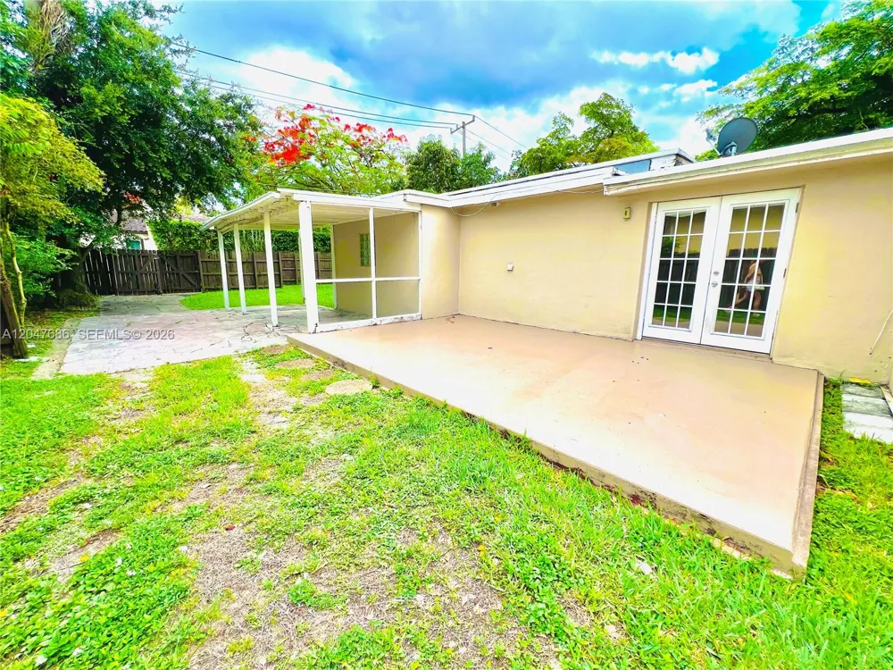 410 Pinecrest Dr #1 Miami Springs, FL 33166