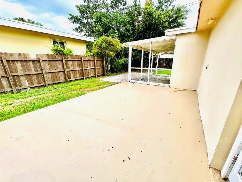 410 Pinecrest Dr #1 Miami Springs, FL 33166