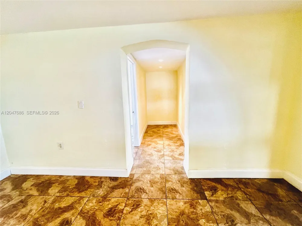 410 Pinecrest Dr #1 Miami Springs, FL 33166