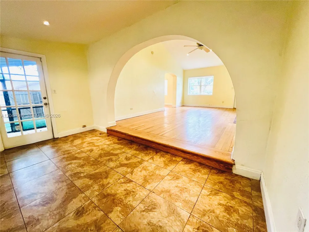 410 Pinecrest Dr #1 Miami Springs, FL 33166