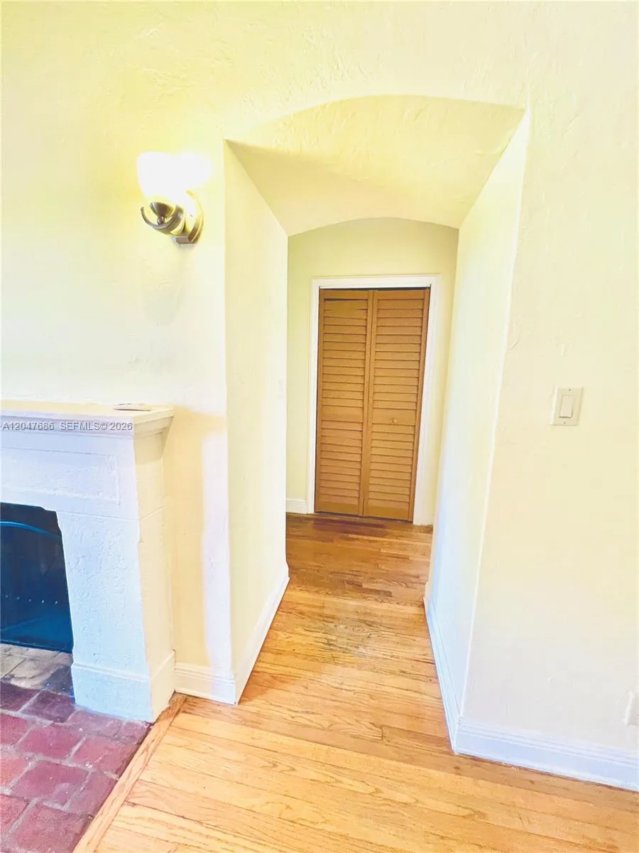 410 Pinecrest Dr #1 Miami Springs, FL 33166