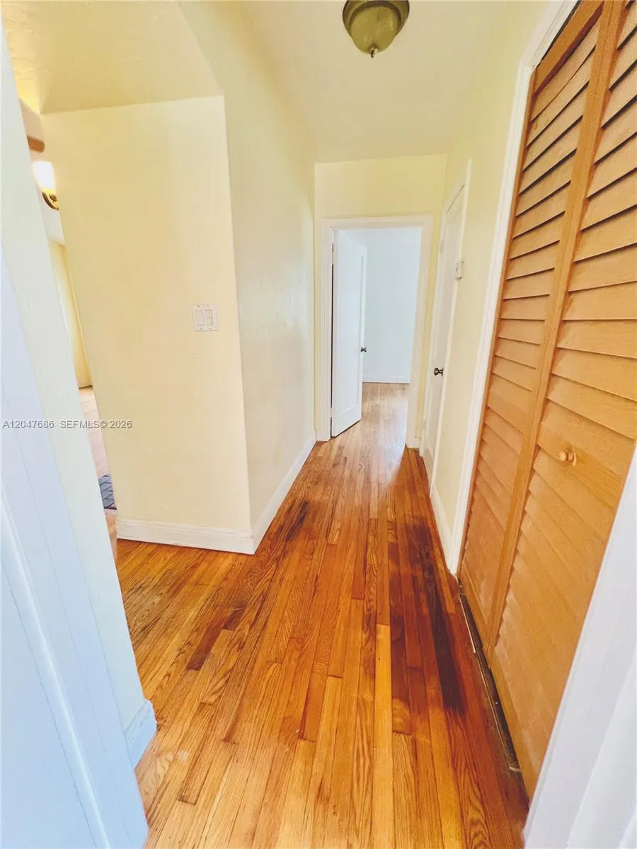 410 Pinecrest Dr #1 Miami Springs, FL 33166