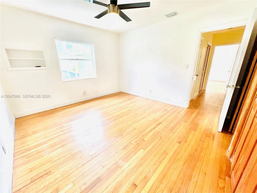 410 Pinecrest Dr #1 Miami Springs, FL 33166