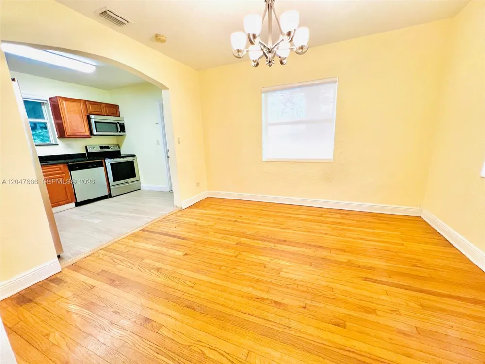 410 Pinecrest Dr #1 Miami Springs, FL 33166