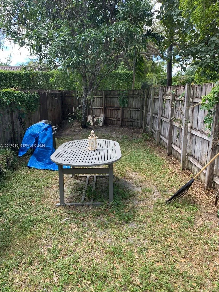 410 Pinecrest Dr #1 Miami Springs, FL 33166