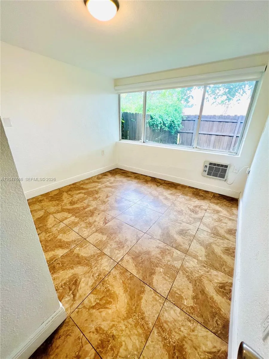 410 Pinecrest Dr #1 Miami Springs, FL 33166