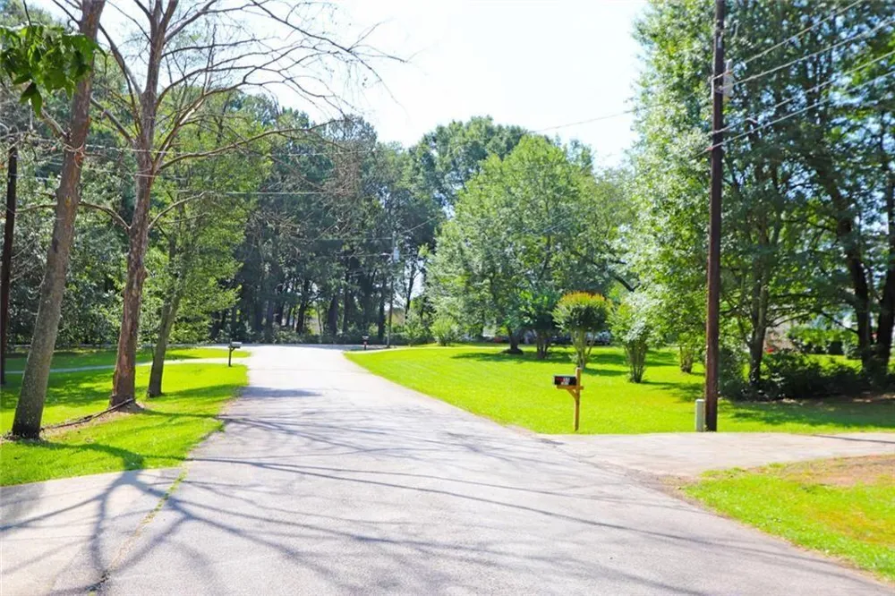 42 Dale Street Temple, GA 30179