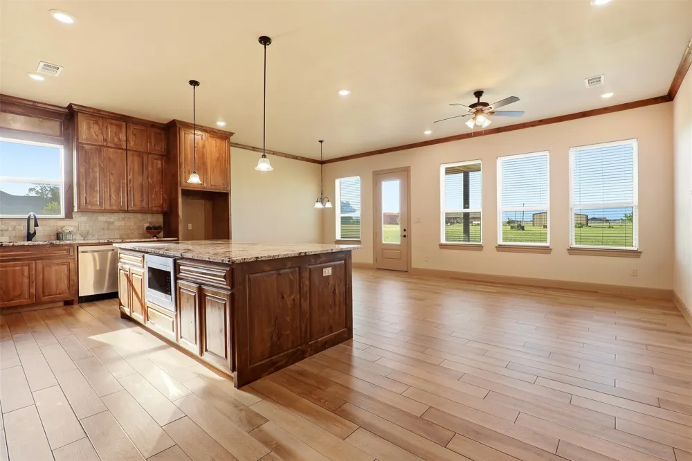 265 Delatorre Street Trenton, TX 75490