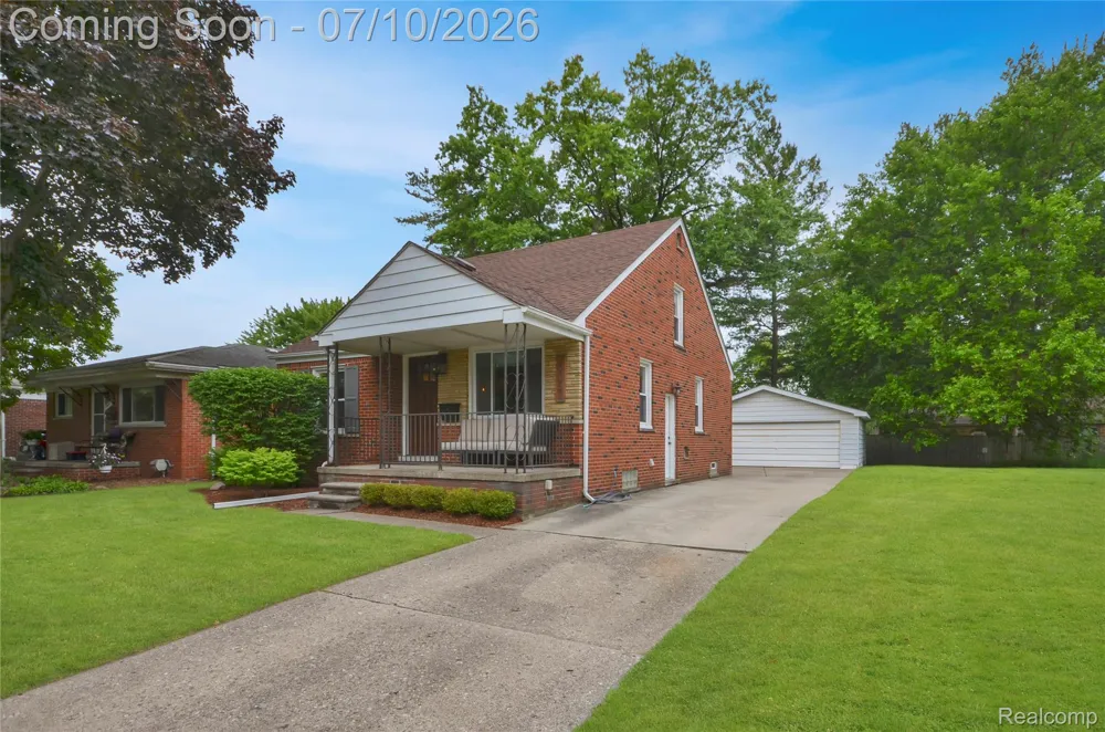 29067 Milton Avenue Madison Heights City, MI 48071