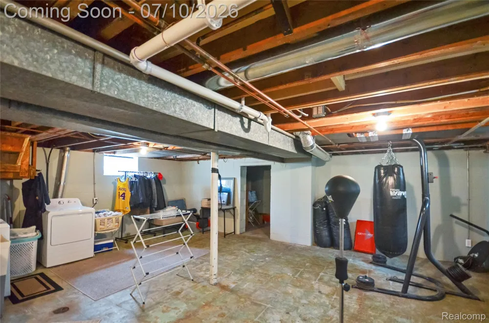 29067 Milton Avenue Madison Heights City, MI 48071