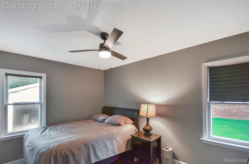 29067 Milton Avenue Madison Heights City, MI 48071