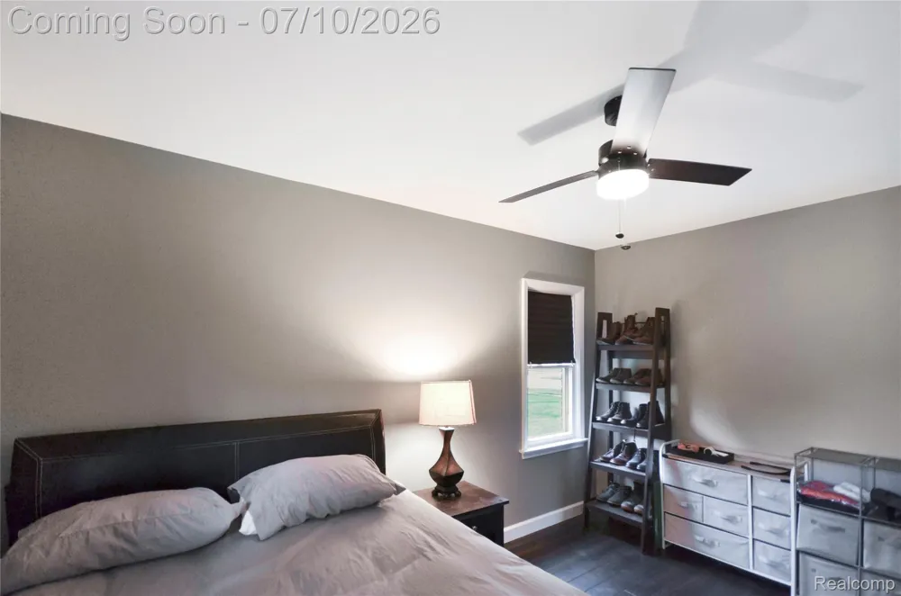 29067 Milton Avenue Madison Heights City, MI 48071