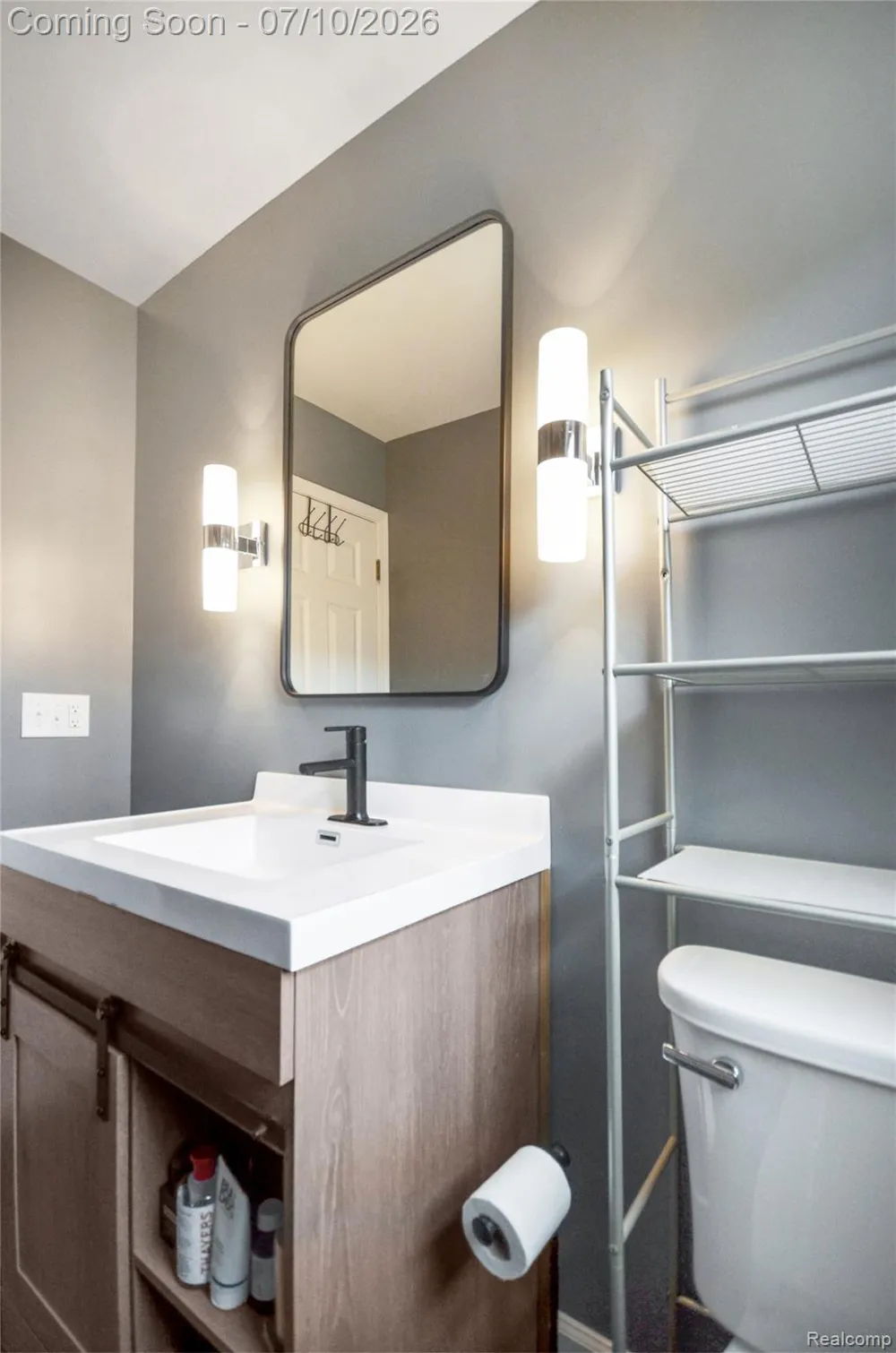 29067 Milton Avenue Madison Heights City, MI 48071