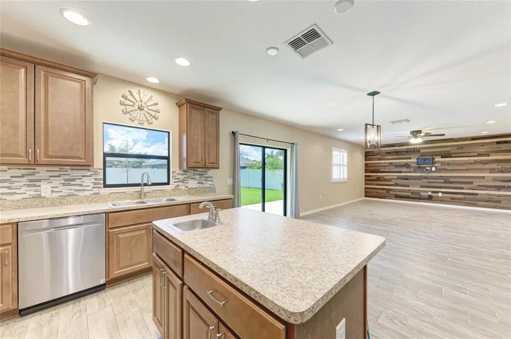 2084 LA PALMA AVENUE Port Charlotte, FL 33953