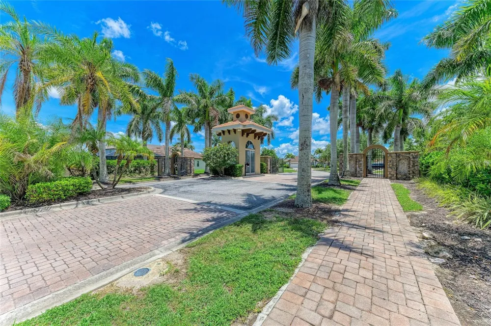 2084 LA PALMA AVENUE Port Charlotte, FL 33953