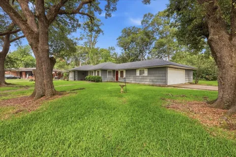 3495 Redwood Drive