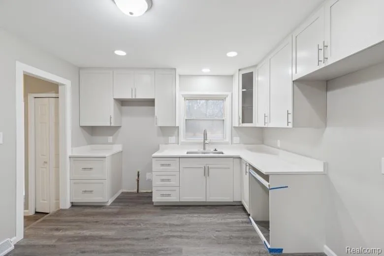 15635 Martinsville Road Van Buren Charter Township, MI 48111
