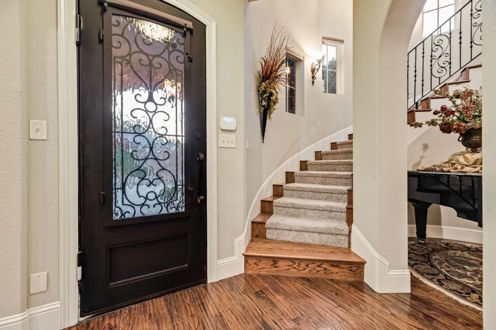 18307 Frankford Lakes Circle Dallas, TX 75252