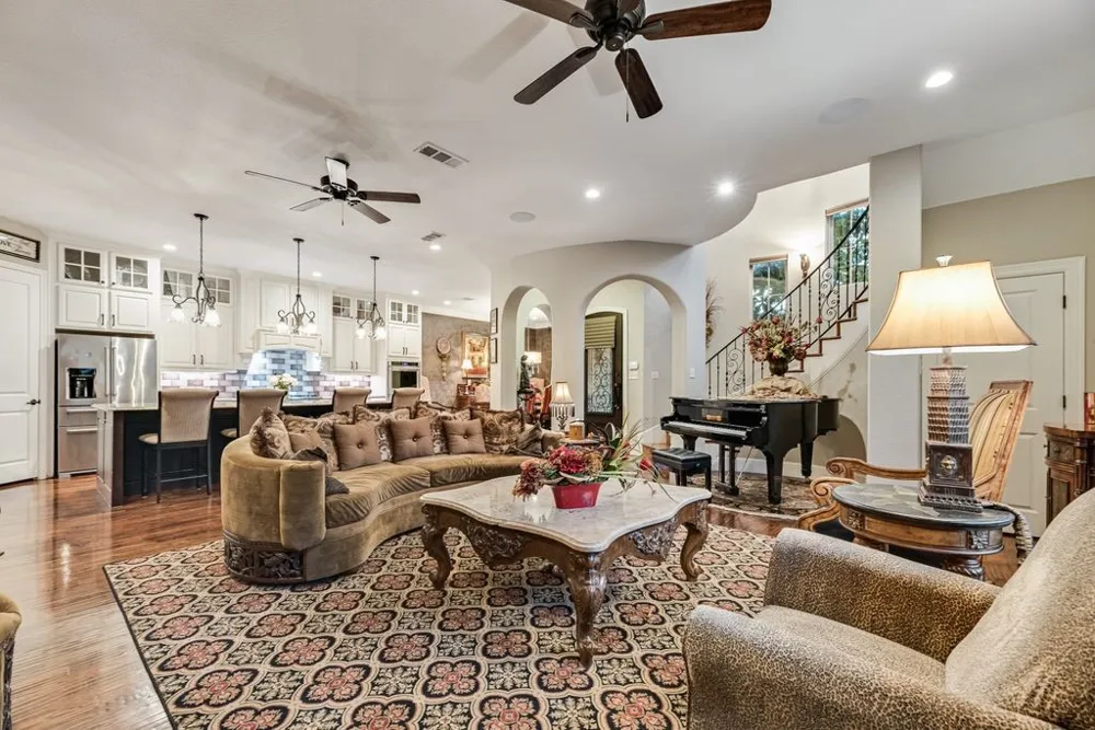 18307 Frankford Lakes Circle Dallas, TX 75252