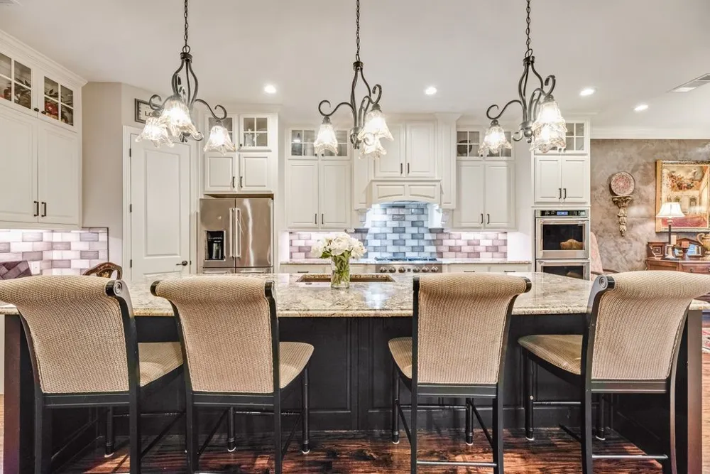18307 Frankford Lakes Circle Dallas, TX 75252