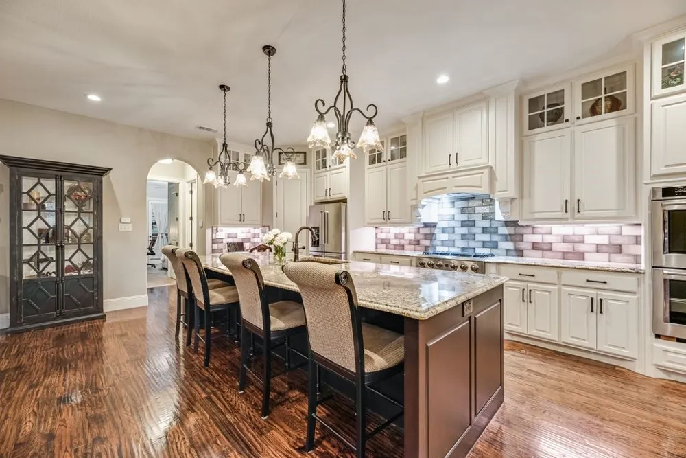 18307 Frankford Lakes Circle Dallas, TX 75252