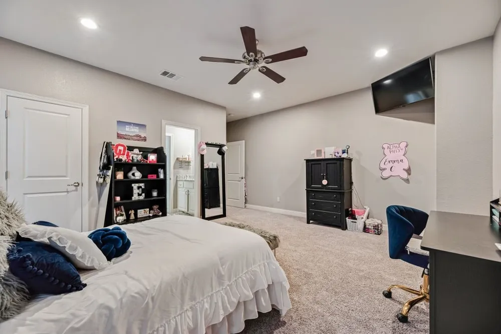 18307 Frankford Lakes Circle Dallas, TX 75252